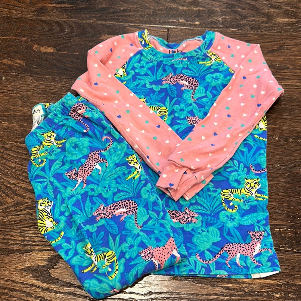 Hatley girl’s pajamas, size 6, great condition